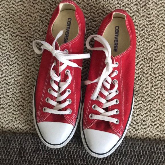 Converse Chuck Taylor’s (RED) - Picture 2 of 4